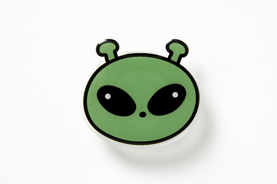 Artbox Gwaeki Tok Charm green alien acrylic phone grip front close-up