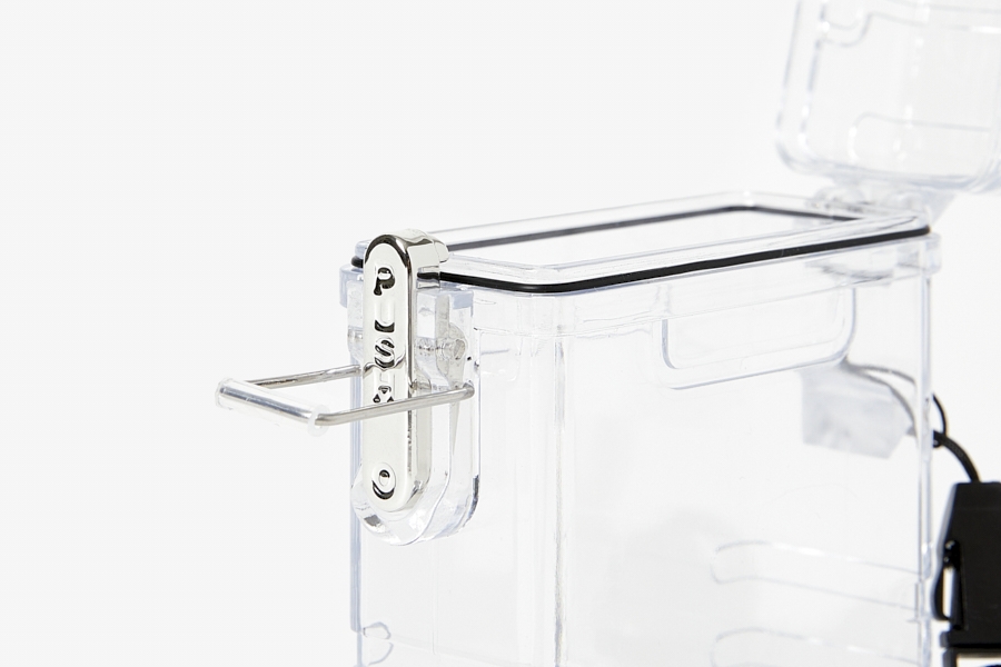 Artbox Photocard Case clear waterproof-style case metal latch and rubber seal close-up