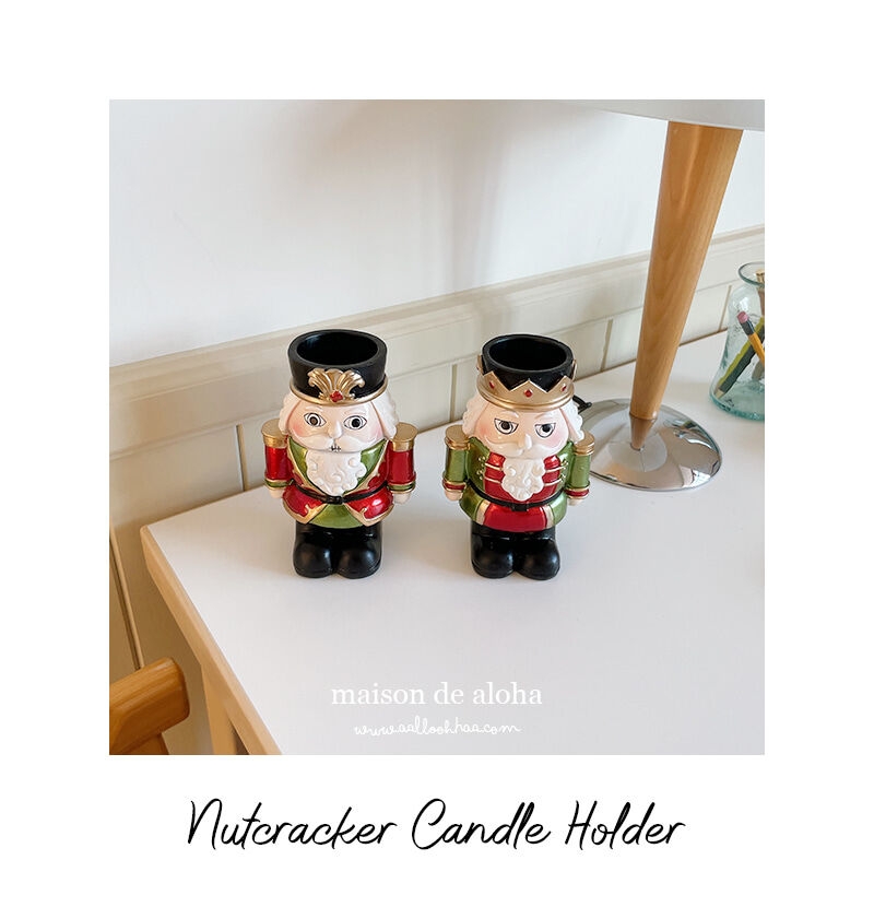 Maison de aloha Nutcracker Candle Holder pair of General and Prince figures front view