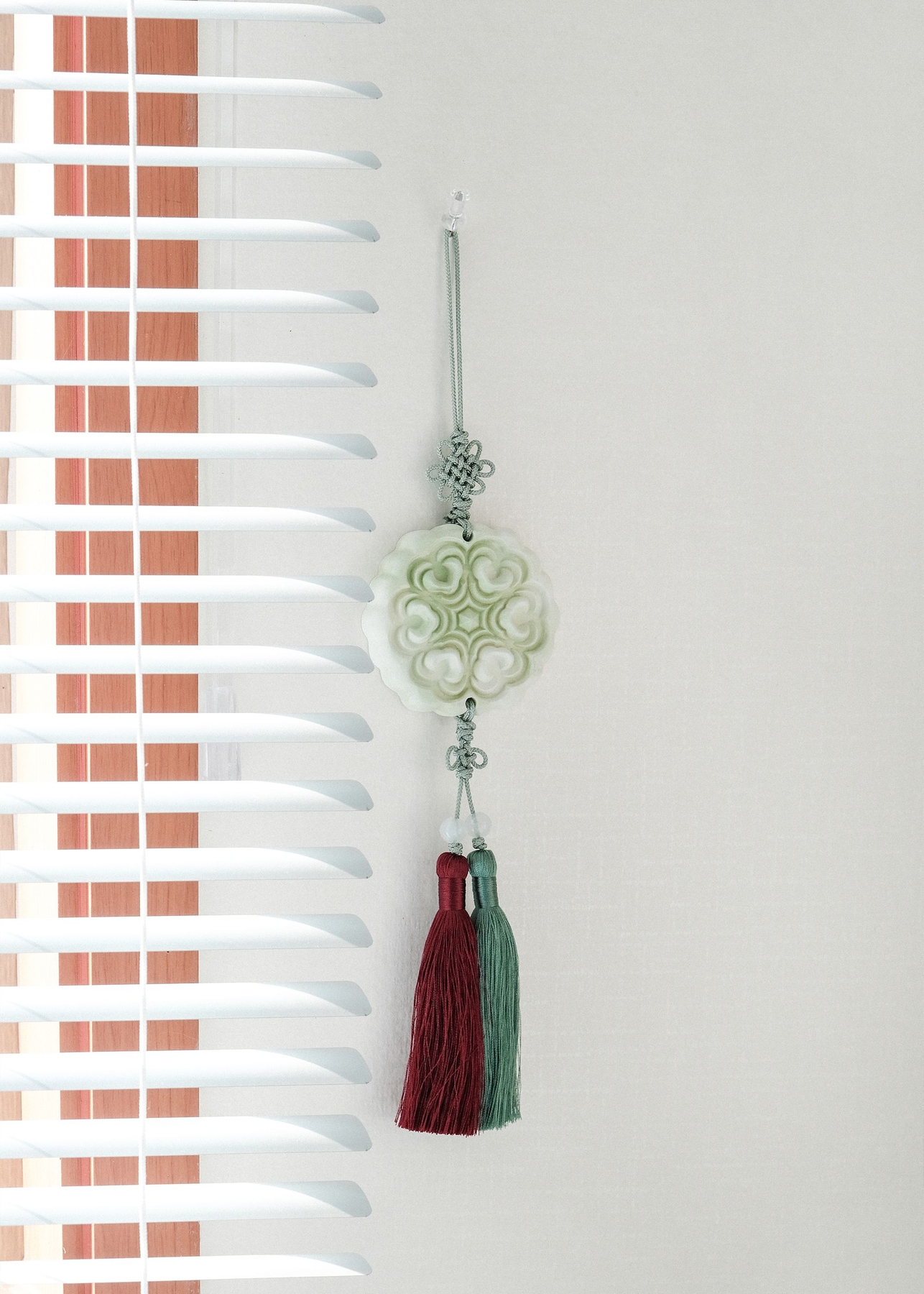 OUWR Hyangnorigae Plaster Air Freshener Cloud Flower P3-19 wall hanging with knot and tassels