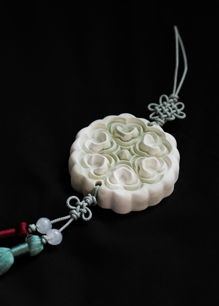 OUWR Hyangnorigae Plaster Air Freshener Cloud Flower P3-19 gypsum diffuser texture close-up