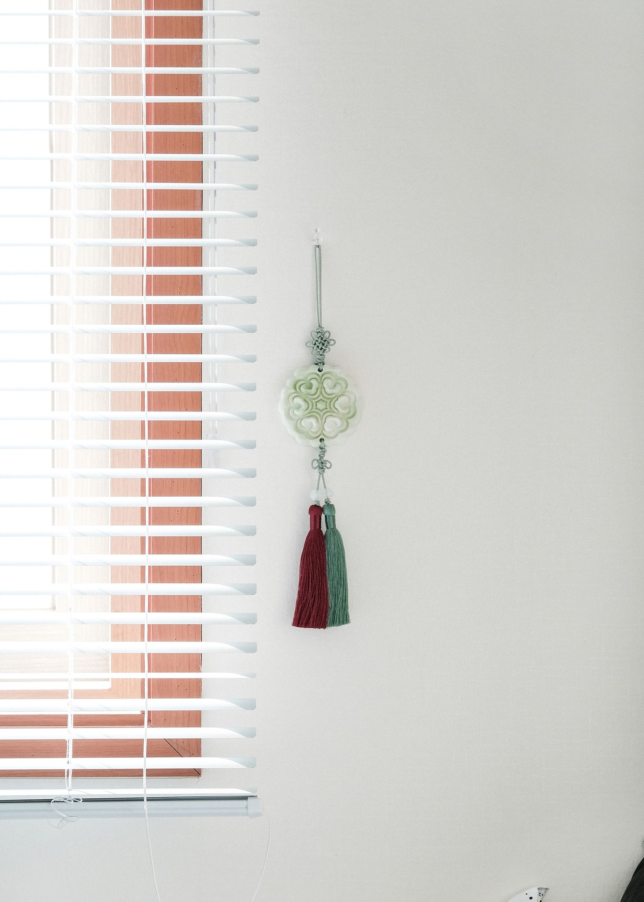 OUWR Hyangnorigae Plaster Air Freshener Cloud Flower P3-19 hanging on wall by window