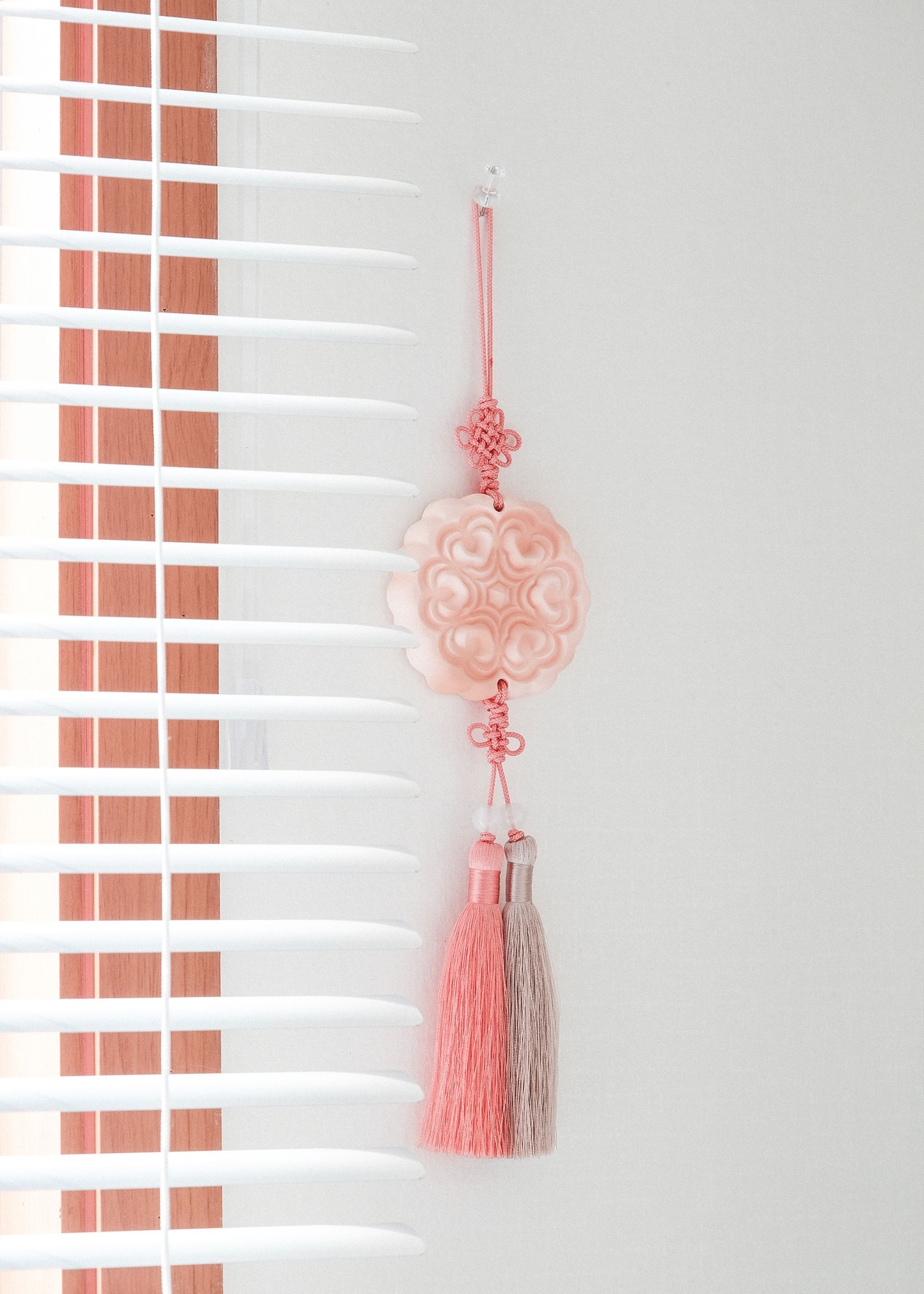 OUWR Hyang Norigae Plaster Air Freshener Cloud Flower pink wall hanging with two tassels
