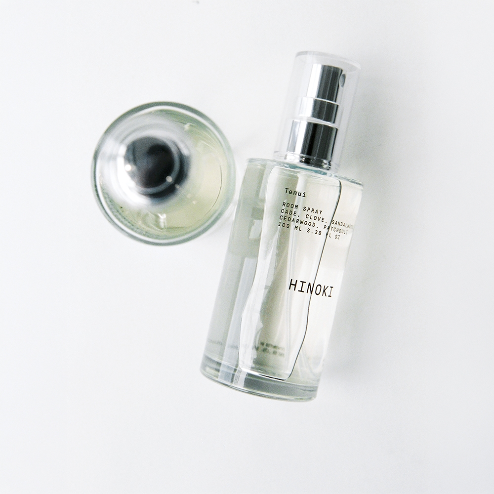 Tenui Hinoki Room Spray 100ml glass bottle and spray nozzle top view