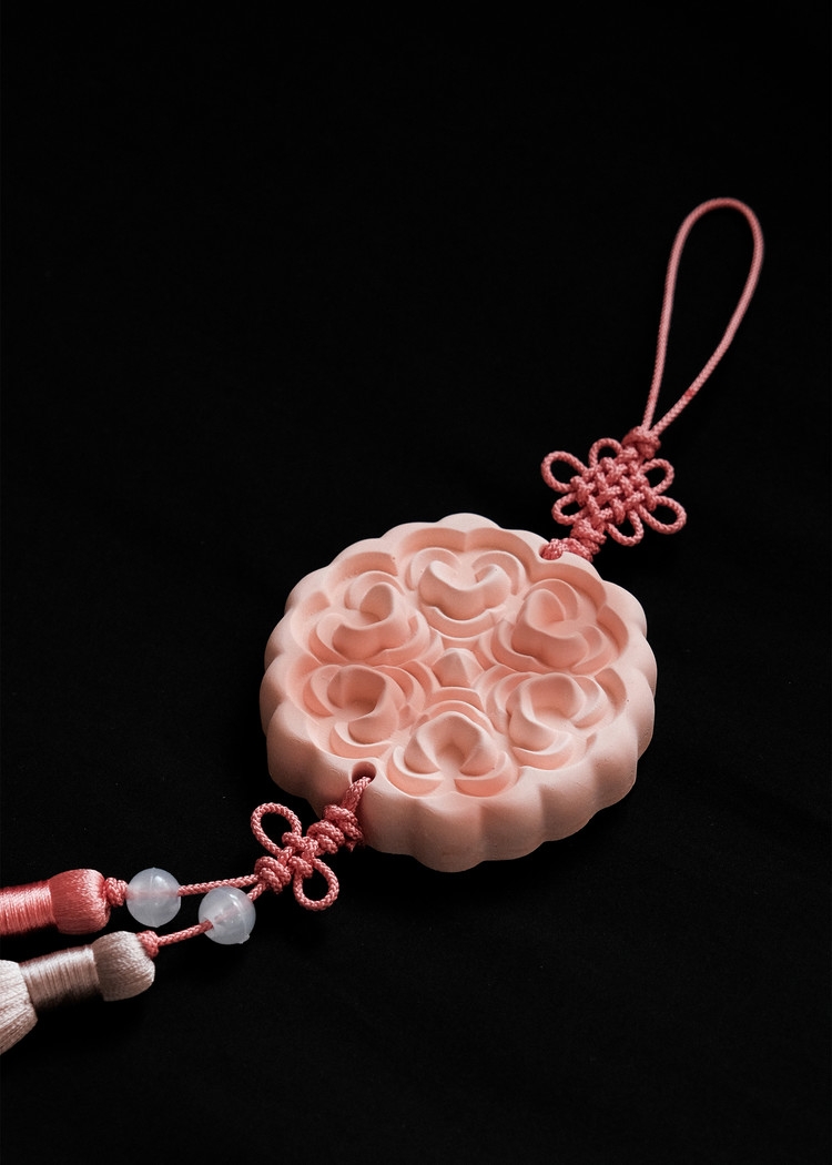 OUWR Hyang Norigae P3-20 Cloud Flower pink gypsum diffuser with knot cord and bead tassels
