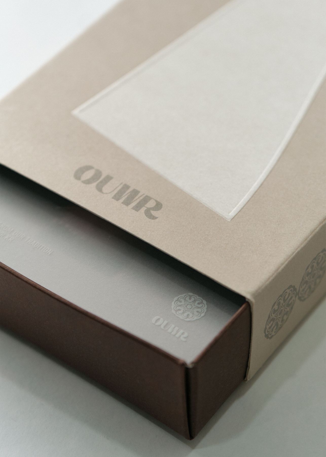 OUWR Hyang Norigae P3-20 gift box with sliding sleeve and OUWR logo
