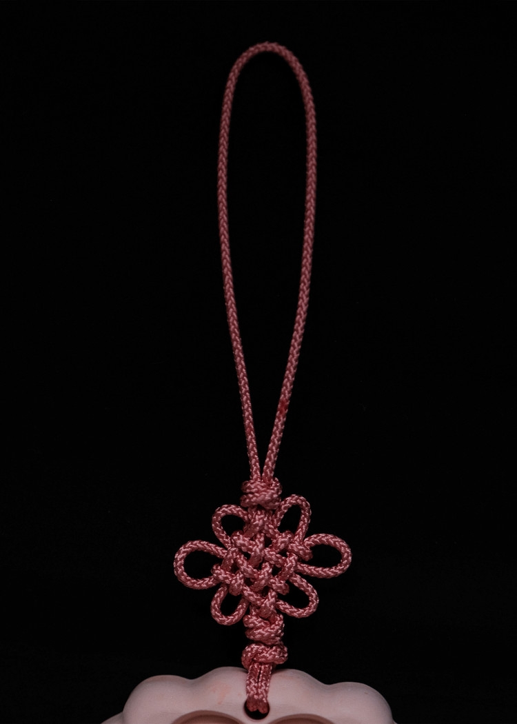 OUWR Hyang Norigae P3-20 pink maedeup knot and hanging loop close-up