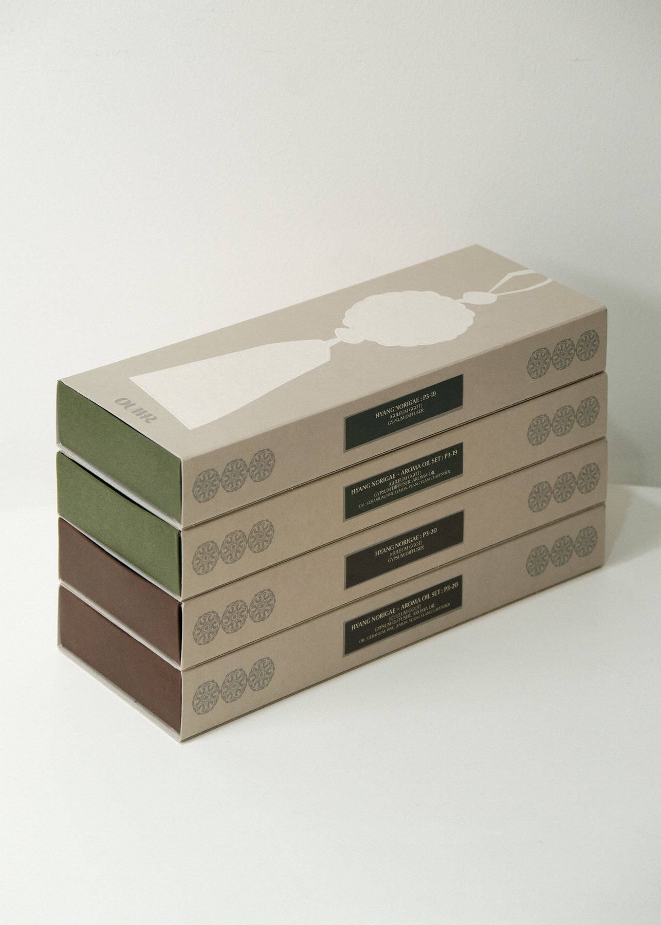 OUWR Hyang Norigae P3-19 and P3-20 gift boxes stacked, diffuser and aroma oil set labels