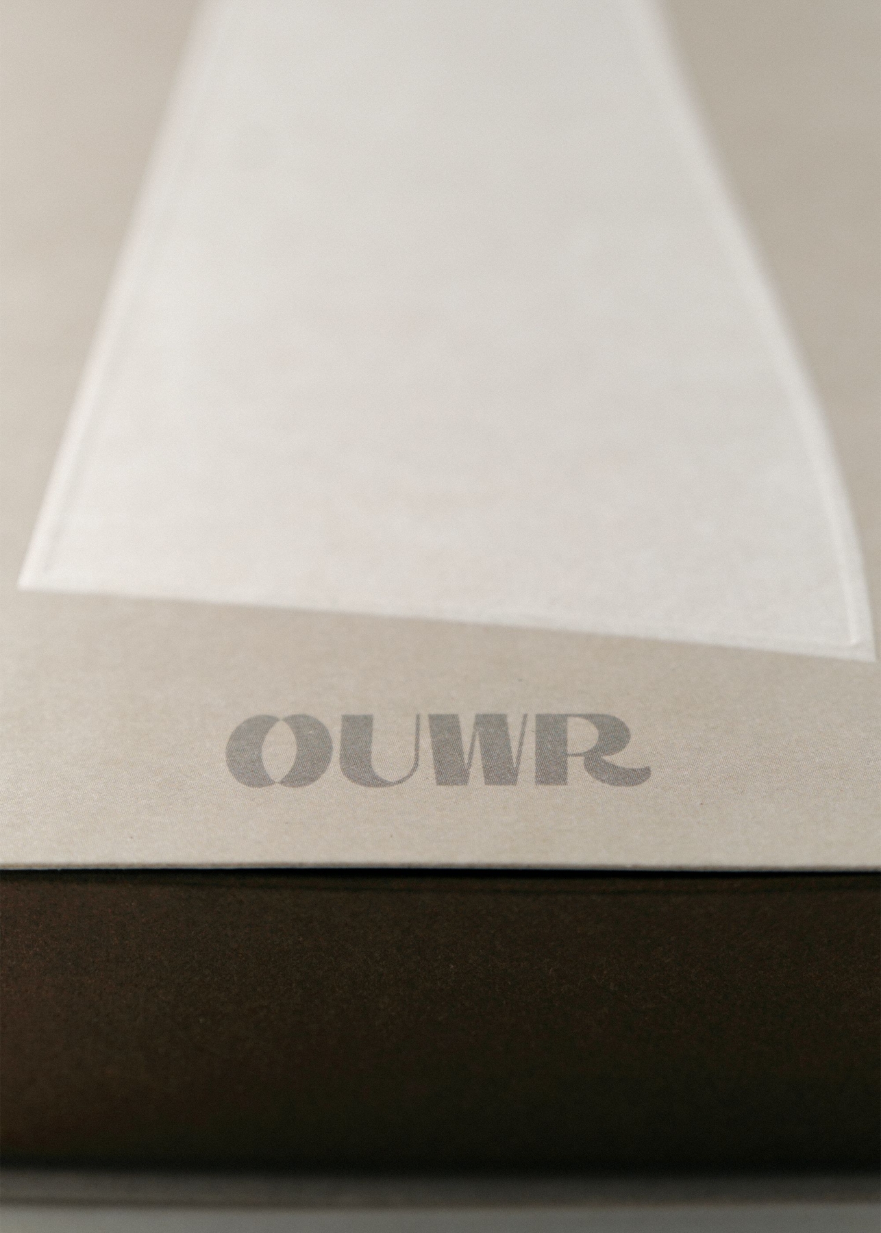OUWR Hyang Norigae P3-20 gift box lid with embossed norigae design and logo