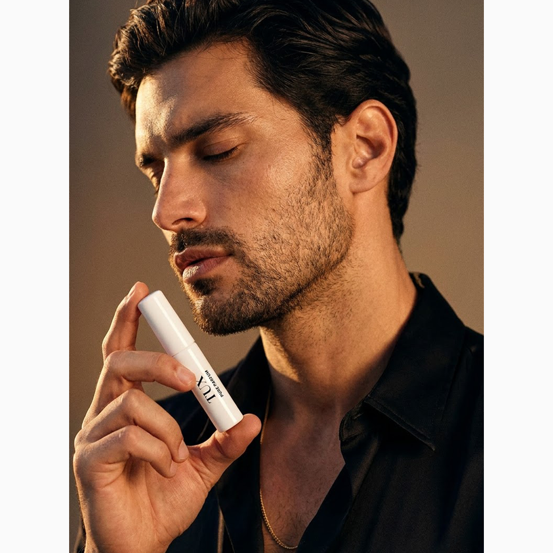 Bergamot Beaute Discovery Set for Man TUX Pure Parfum 3ml vial on model