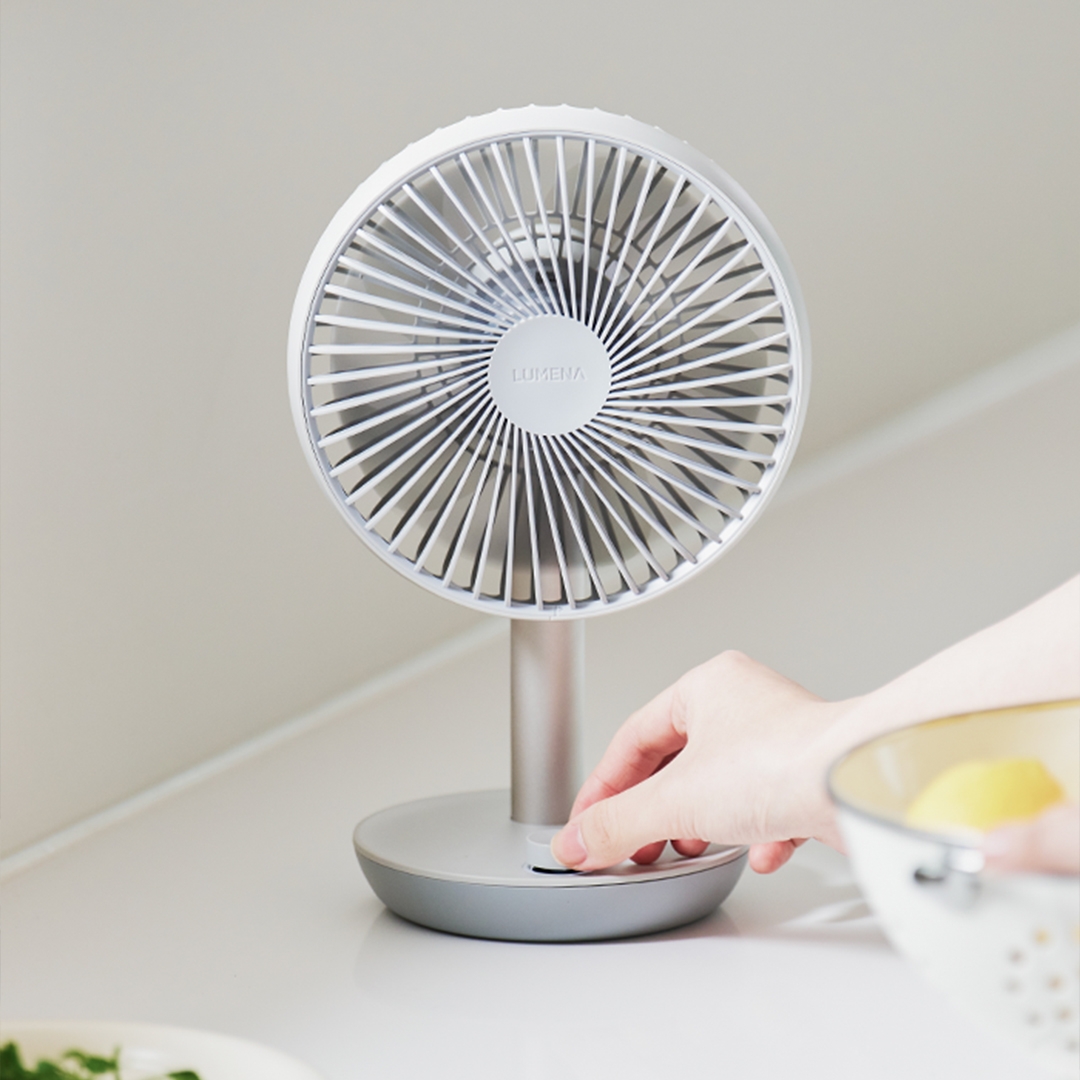 lumena FAN STAND 3Z Sky White tabletop wireless fan front view