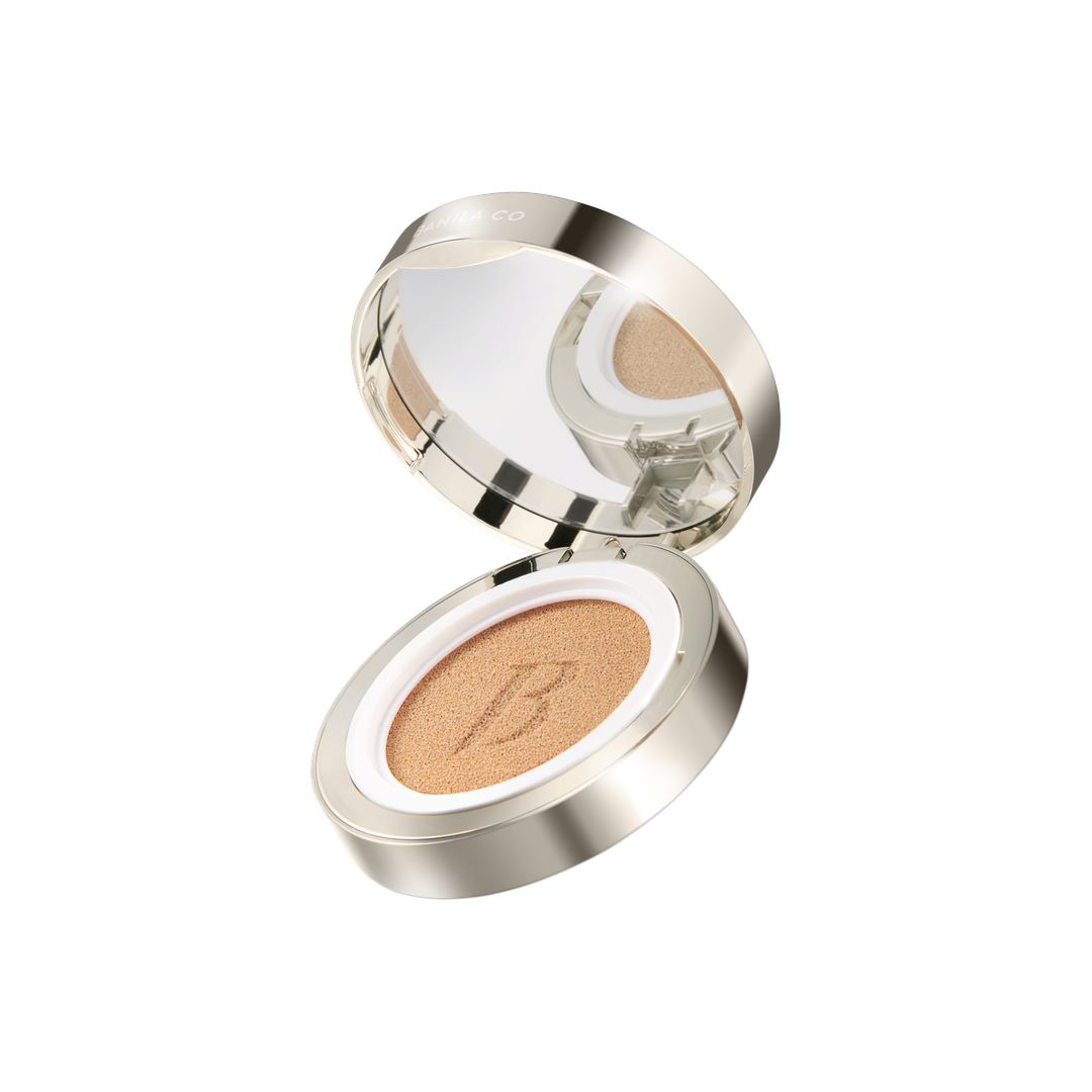 Banila co Covericious Ultimate White Cushion SPF38 PA++ open compact with mirror lid