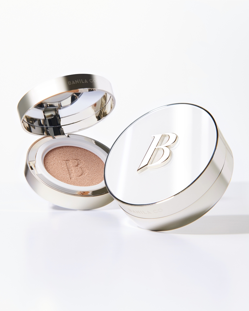 Banila co Covericious Ultimate White Cushion SPF38 PA++ compact and lid with B logo