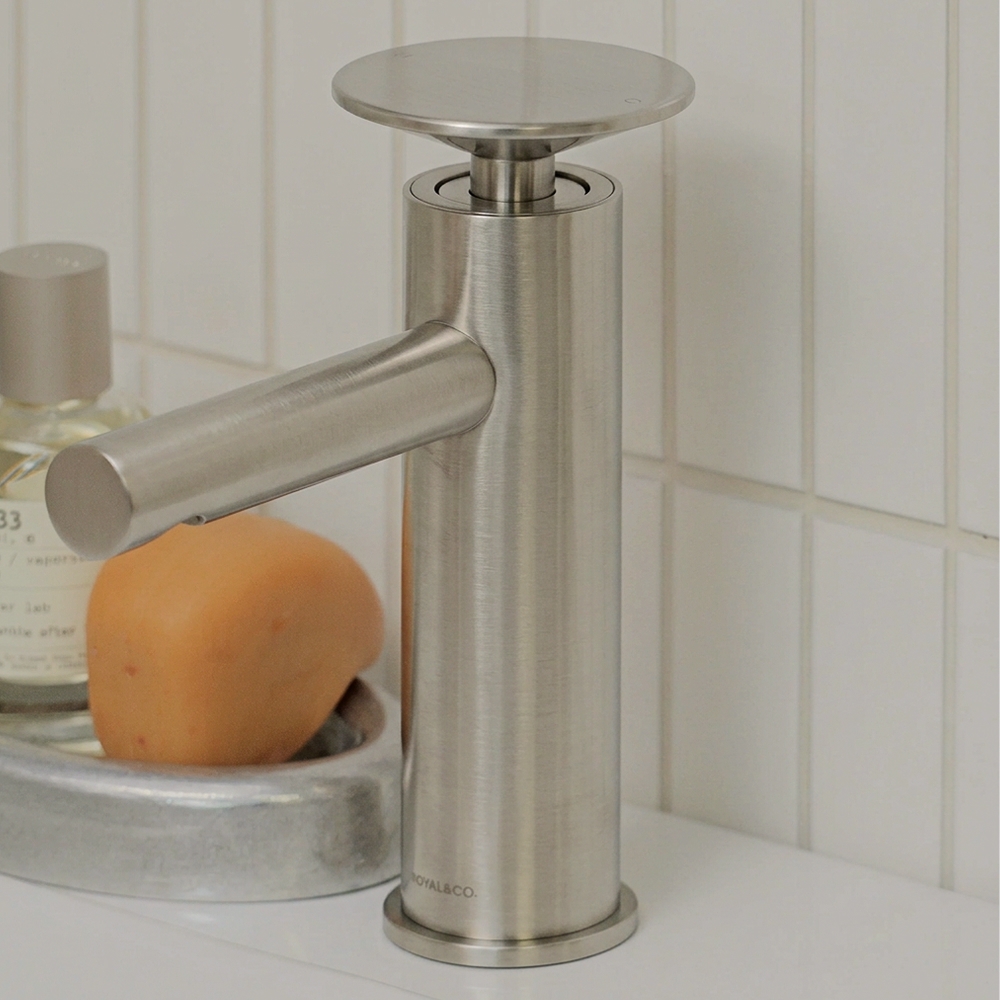 K-Lifestyle ROYAL&CO. Thin single-hole vanity faucet (Random)