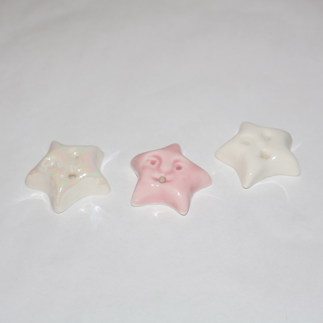 K-Lifestyle NIGHTFRUITI BABY STAR INCENSE HOLDER (3colors) – image 1 of 2