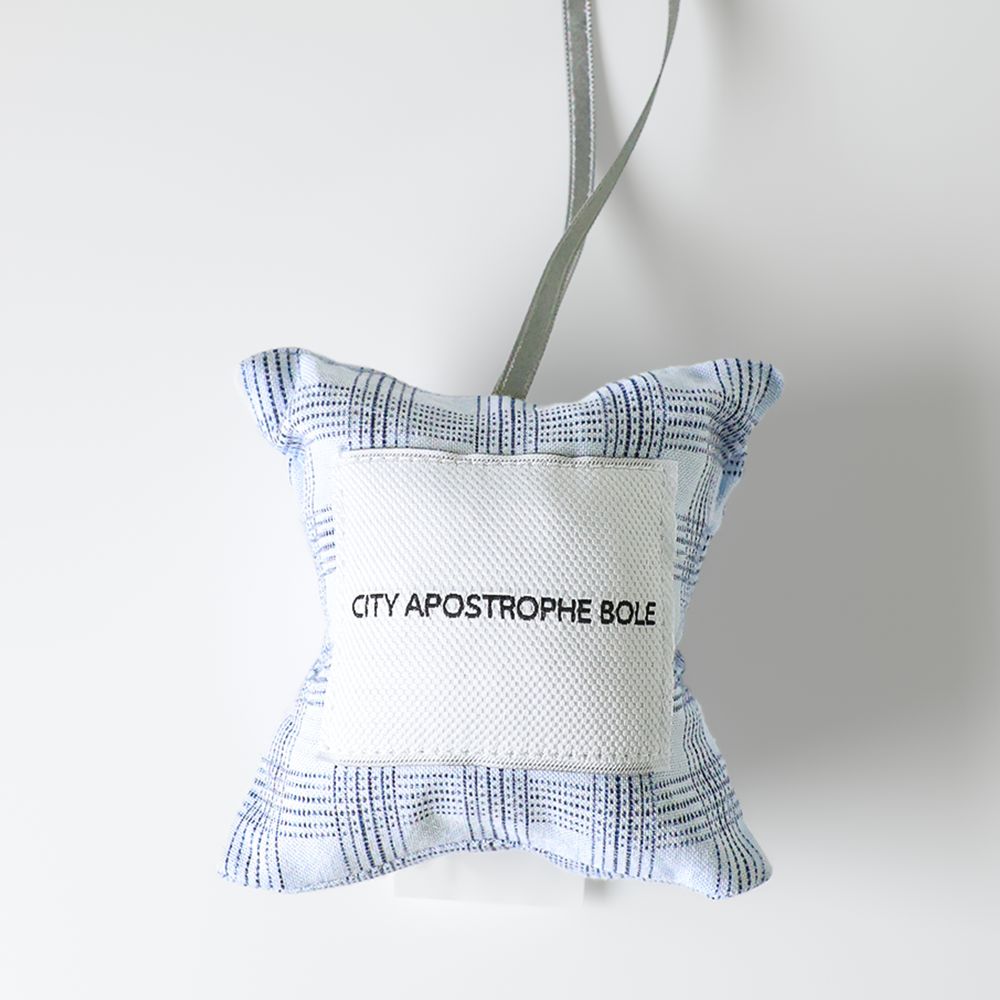 K-Lifestyle CITY APOSTROPHE BOLE Cushion Sachet – image 2 of 2