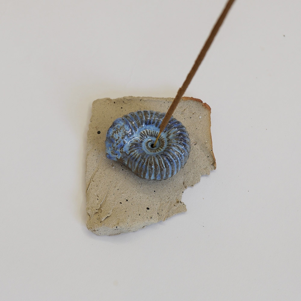 K-Lifestyle Siyuhada Ammonite Incense Holder, Black Sky Ammonite Incense Holder