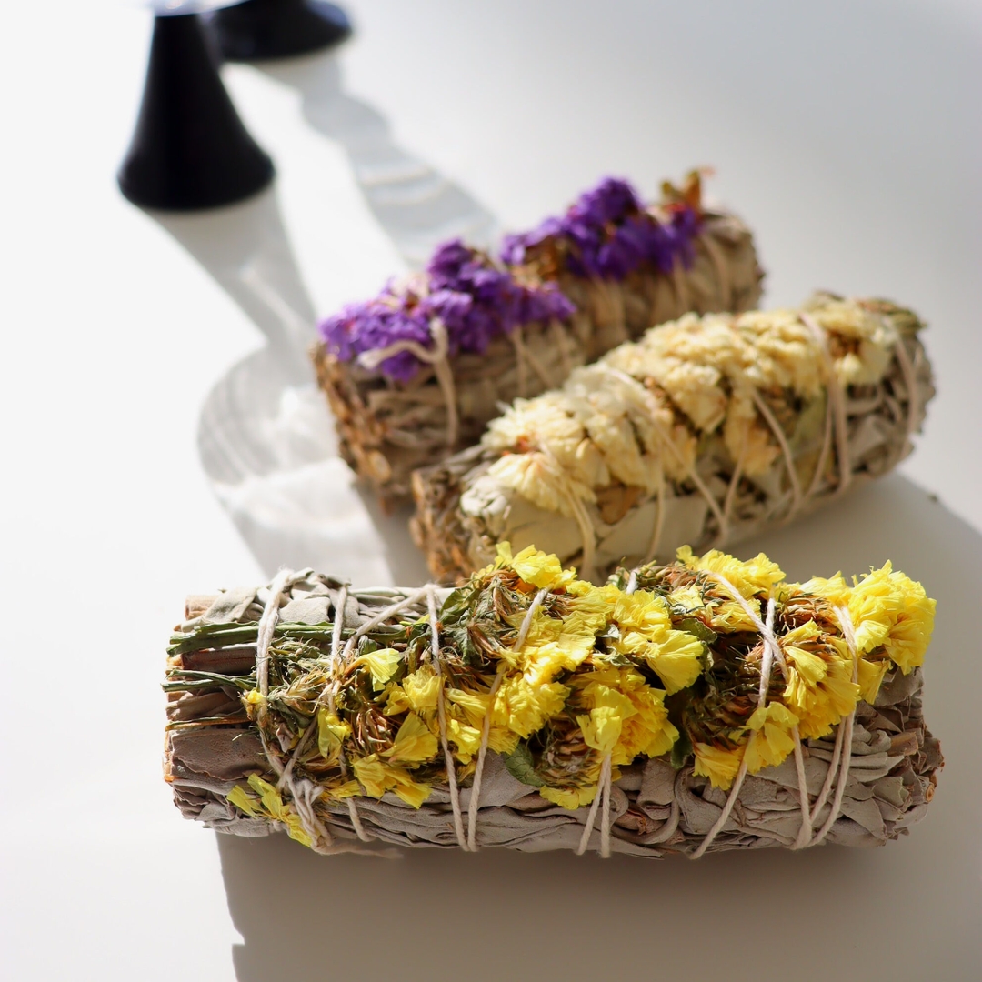 K-Lifestyle THE ETERNAL. Herb Flower & White Sage Smudge Stick