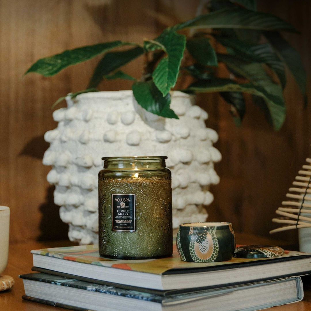 K-Lifestyle VOLUSPA Templemoss L Glass Candle 18oz (510g) (18oz) – image 1 of 2
