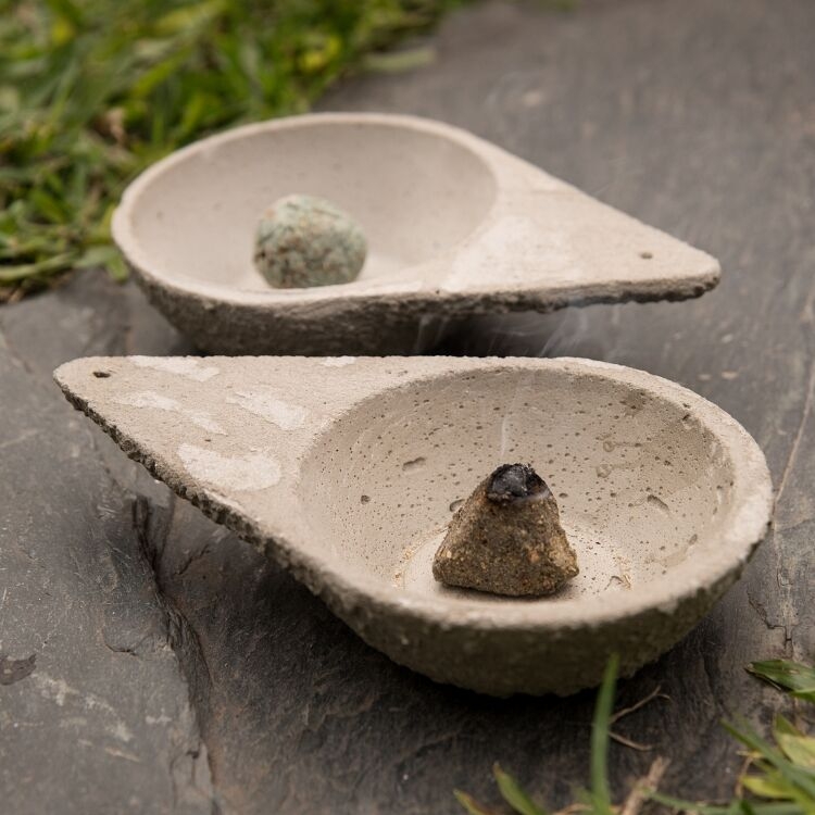 K-Lifestyle STAY POSITIVE Sagrada Madre Incense Burner Triangular – image 1 of 2