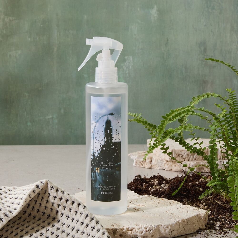 K-Lifestyle Modern House Sentimental Tapping Rain Sound Fabric Deodorizer 300ml (300ml) – image 2 of 2