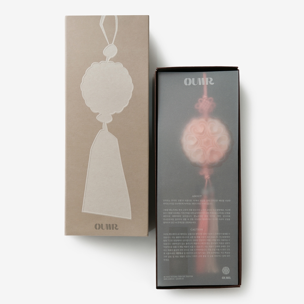 K-Lifestyle OUWR Hyang Norigae Plaster Air Freshener + Aroma Oil Set Cloud Flower PINK HYANG NORIGAE + AROMA OIL SET : P3-20