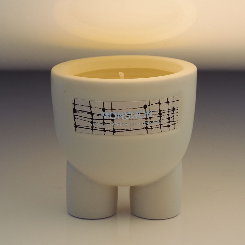 K-Lifestyle RBOW HOUSE Monsoon Scented Object Candle 230g (230g)