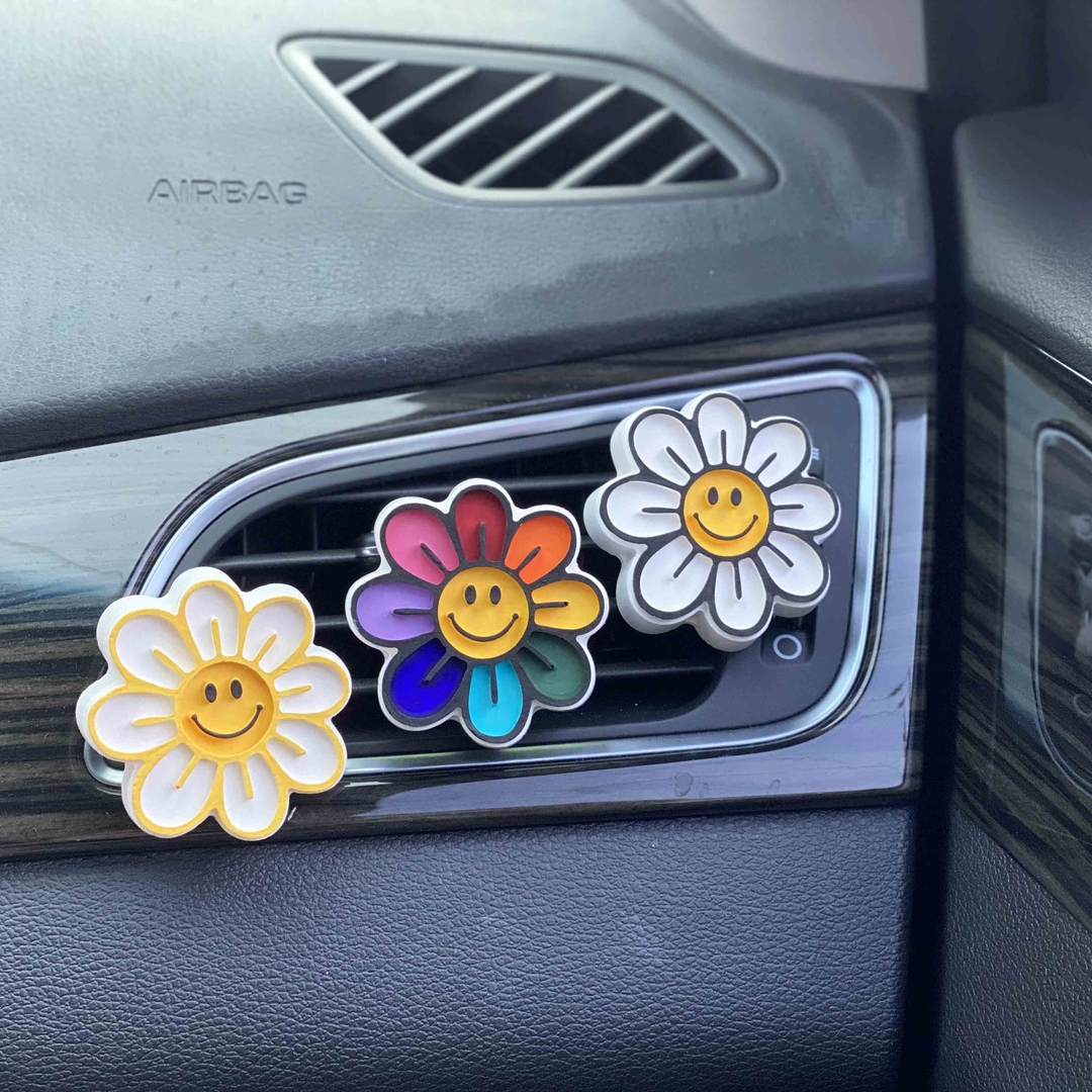 K-Lifestyle coming candle Smile Daisy Car Plaster Air Freshener
