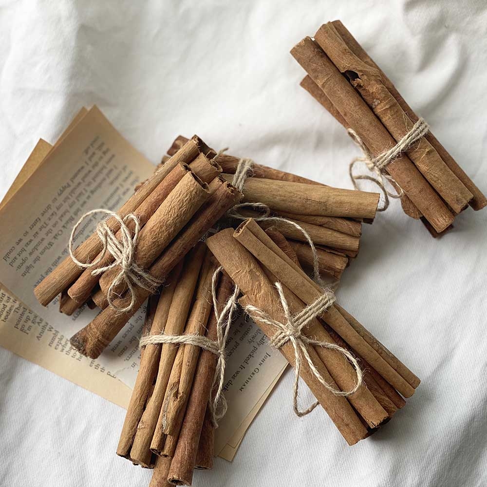 K-Lifestyle coming candle 2 packs of cinnamon sticks