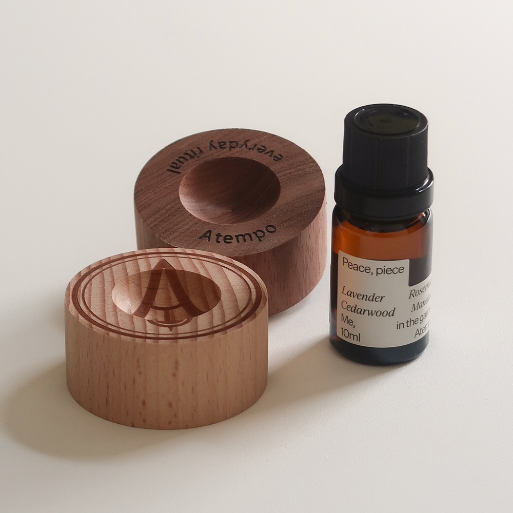 K-Lifestyle atempo Aroma Essential Oil & Natural Wood Diffuser Set