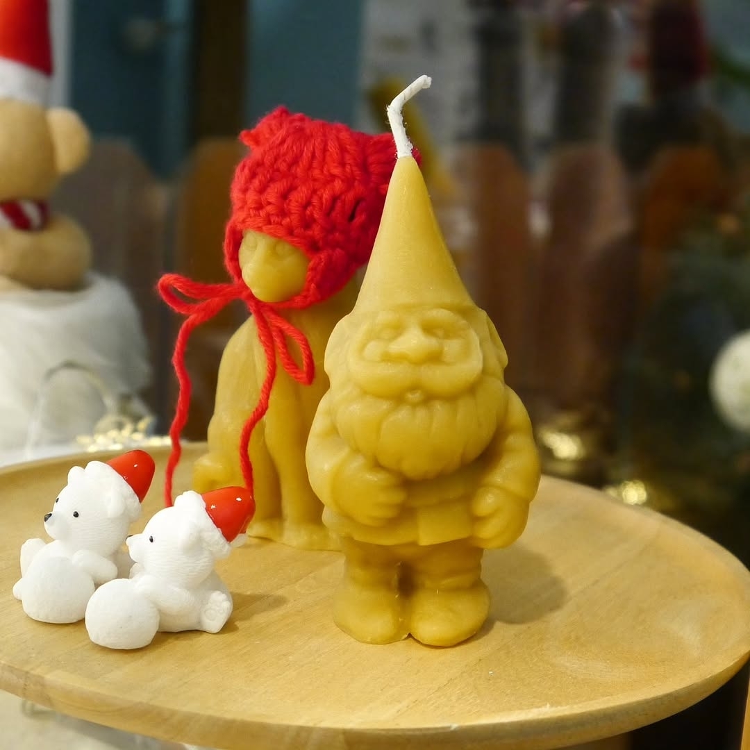 K-Lifestyle NIMOR Honey Bees Candle Santa Elf Beeswax Candle