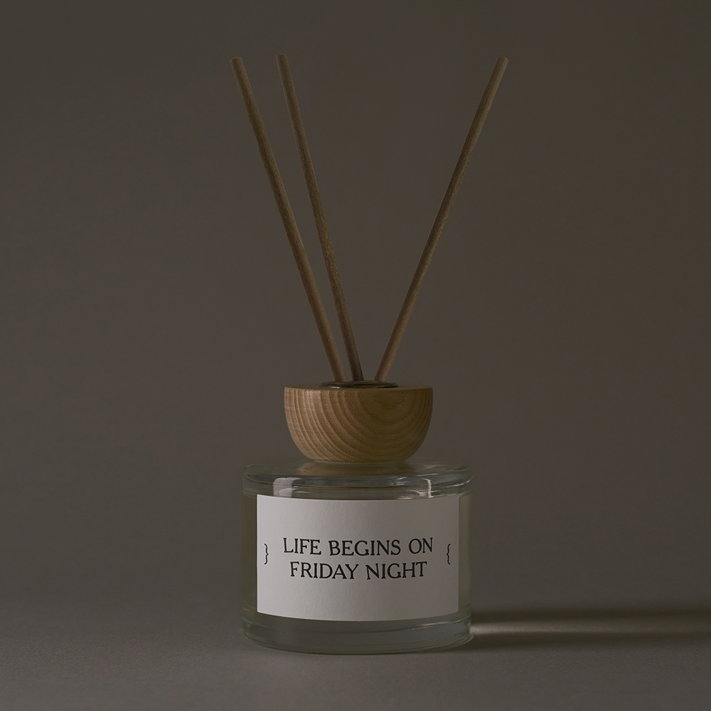 K-Lifestyle DE LABEL Signature Diffuser 150ml LIFE BEGINS ON FRIDAY NIGHT (Includes 5 Reed Sticks) (150ml)