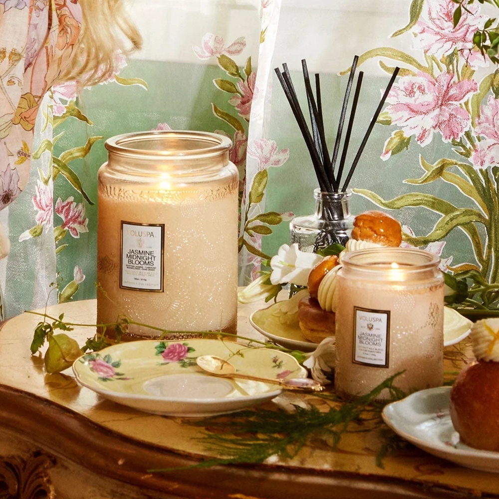 K-Lifestyle VOLUSPA Jasmine Midnight Bloom L Glass Candle 18oz (510g) (18oz)