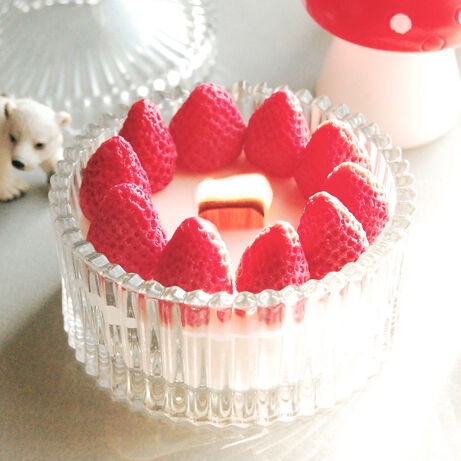 K-Lifestyle 365day Strawberry Vanilla Antique Glass Canister (Random) / Strawberry Candle