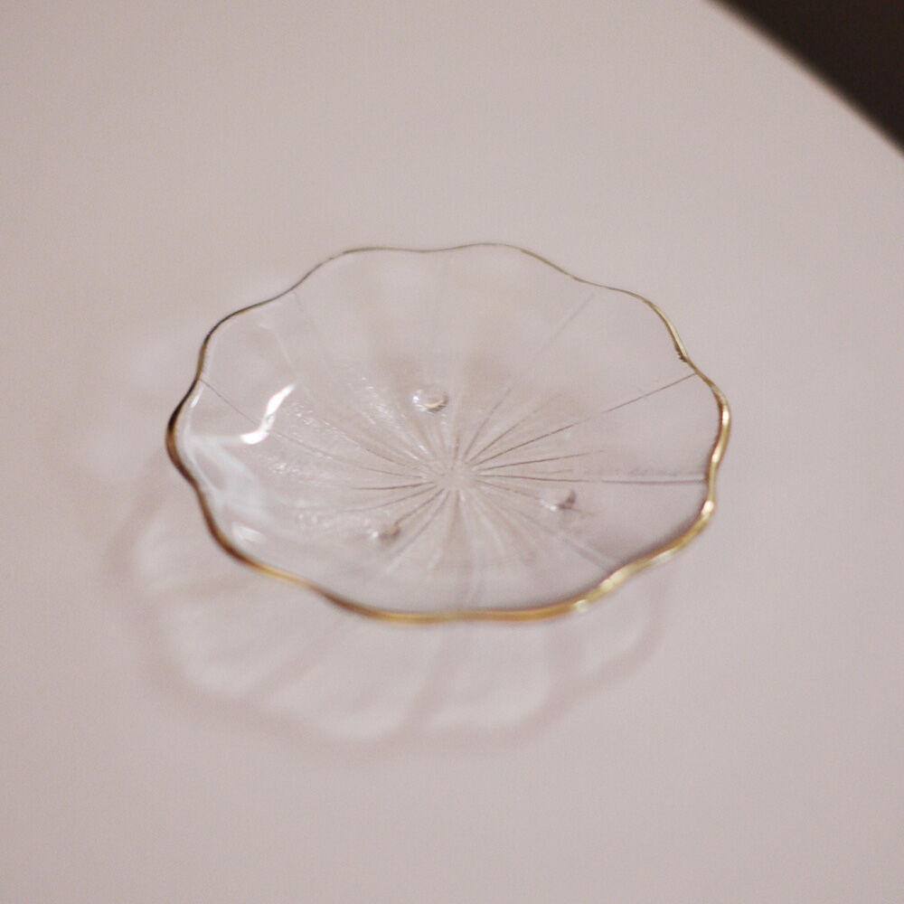 K-Lifestyle 365day Daisy Gold Rim Plate (Random)