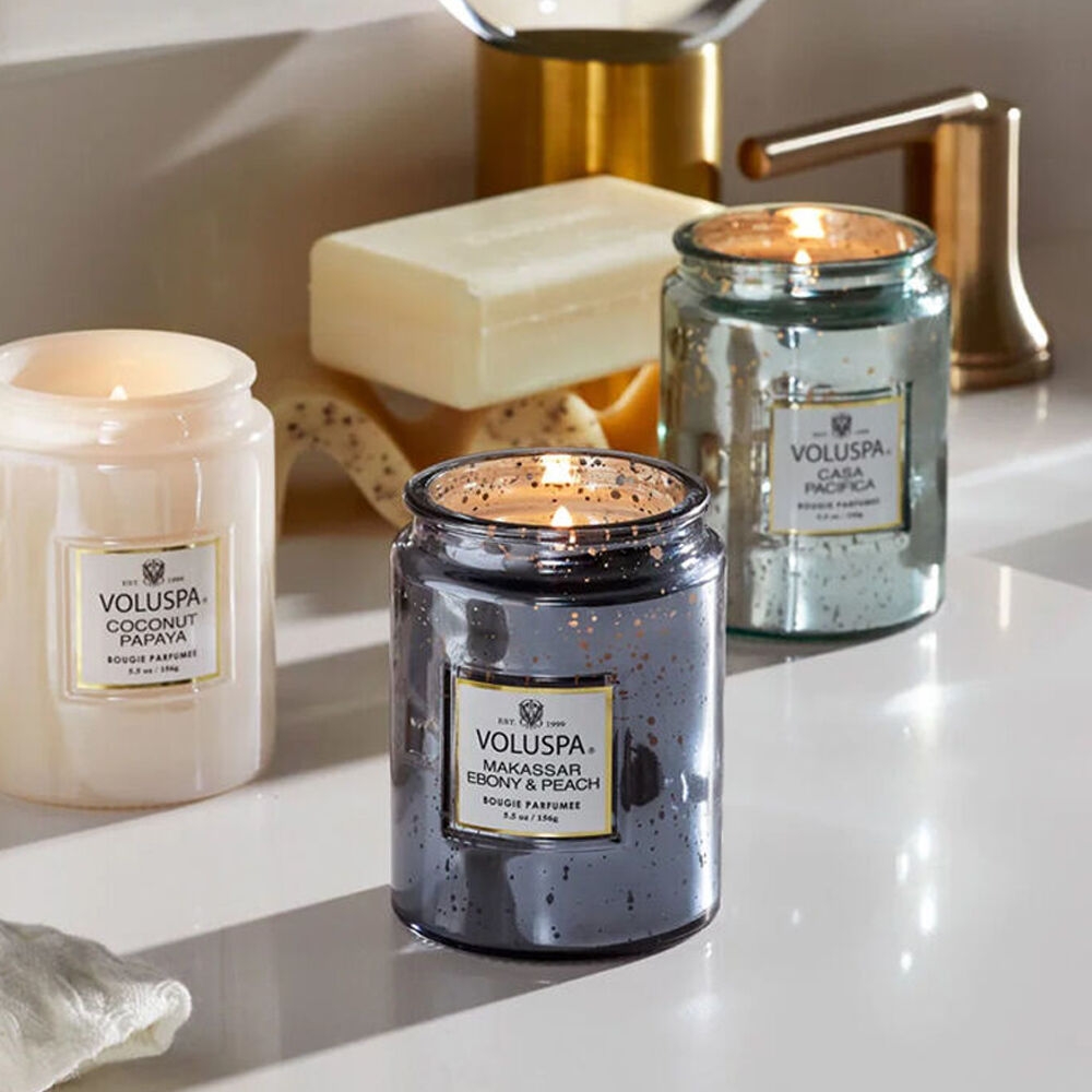 K-Lifestyle VOLUSPA Makassar Ebony & Peach M Glass Candle 5.5oz (156g) (5.5oz)