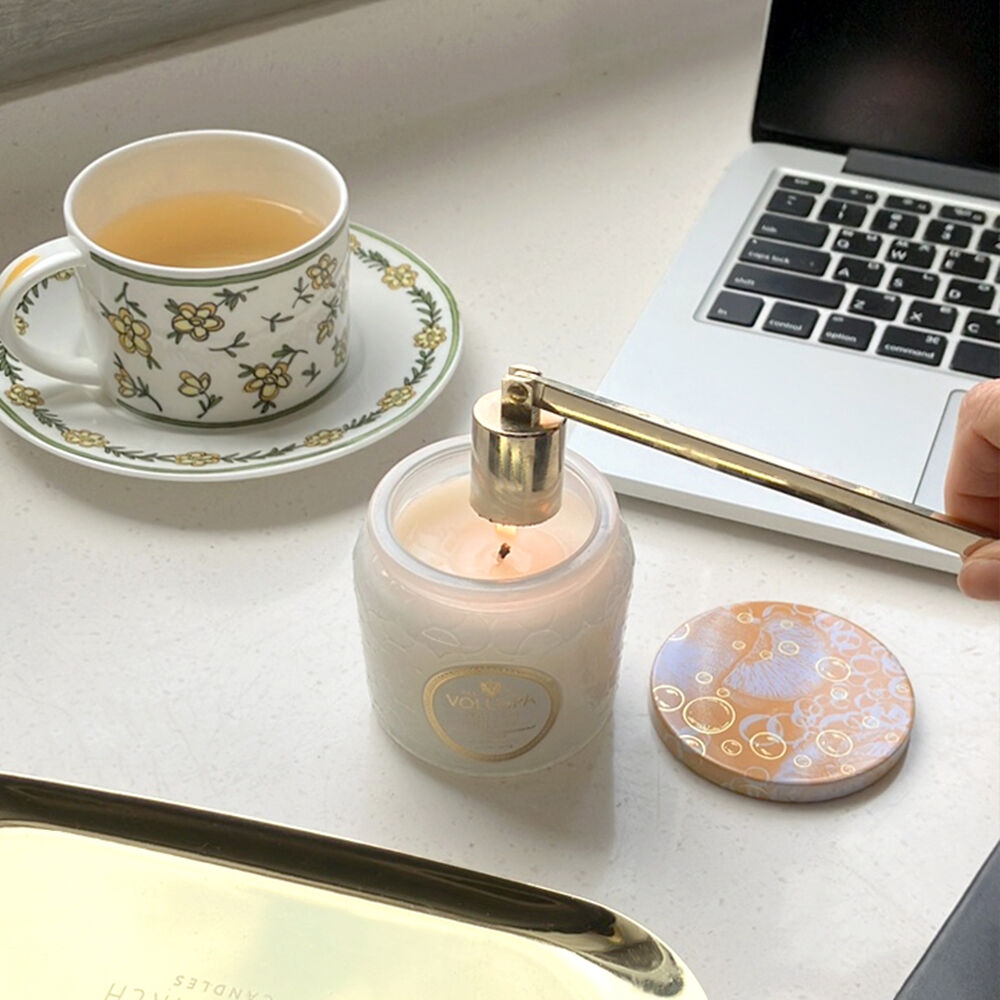 K-Lifestyle VOLUSPA Candle Snuffer Gold
