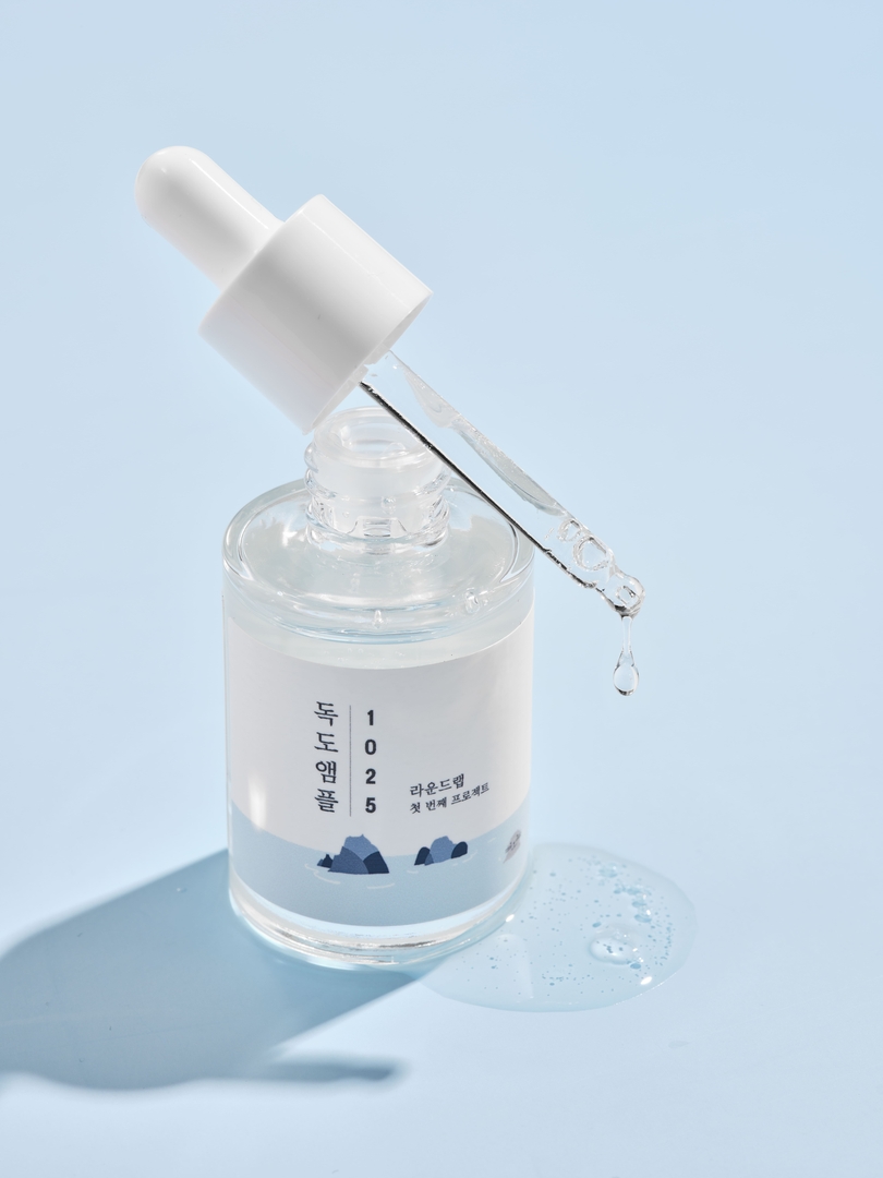 ROUND LAB 1025 Dokdo Ampoule 45g dropper with clear watery serum drop