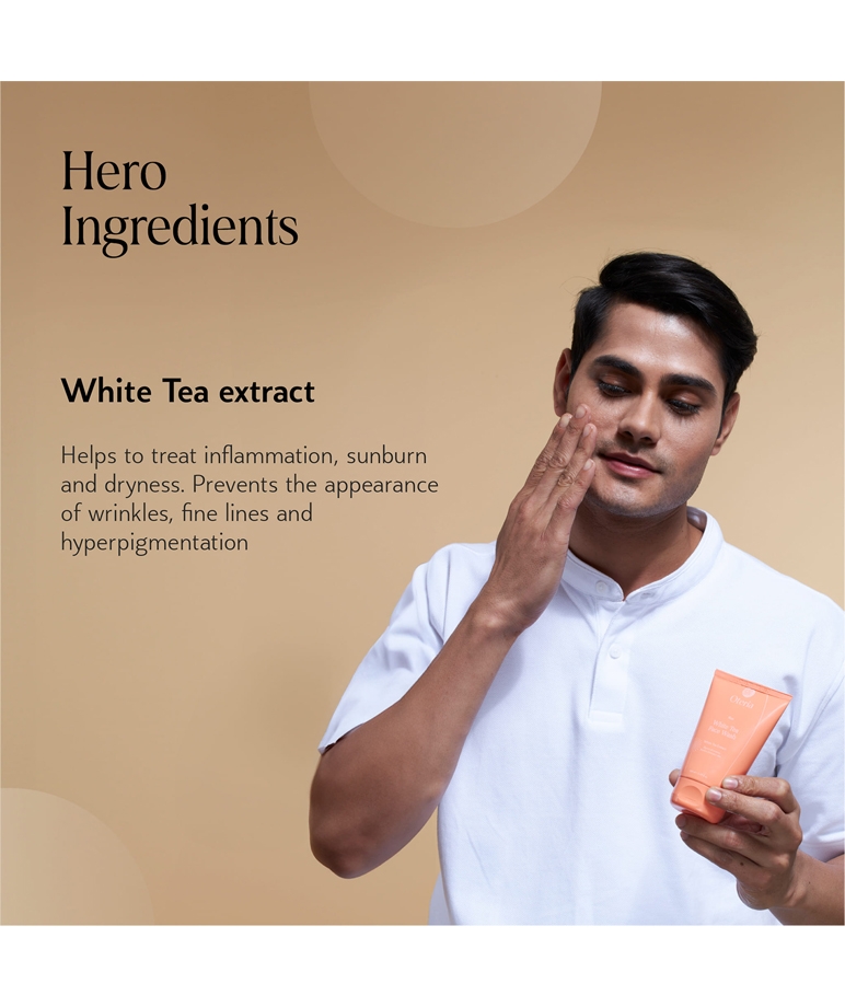 Oteria White Tea Face Wash applying on face, white tea extract wrinkles and hyperpigmentation