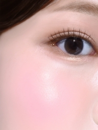feev Hyper Fit Color Serum liquid blush on cheek, rose pink dewy finish