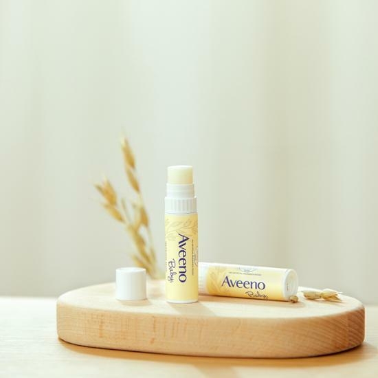 Aveeno baby Baby Soothing Relief Lip & Face Balm 4g – image 1 of 3
