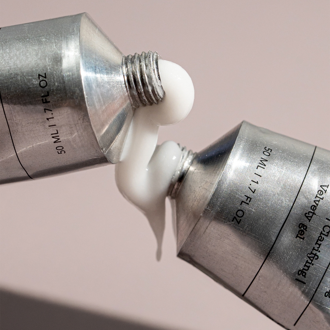 NERAH SKIN Noni Gentle Peeling Gel 50ml velvety white gel texture squeezed from tube, ultra-gentle clarifying formula