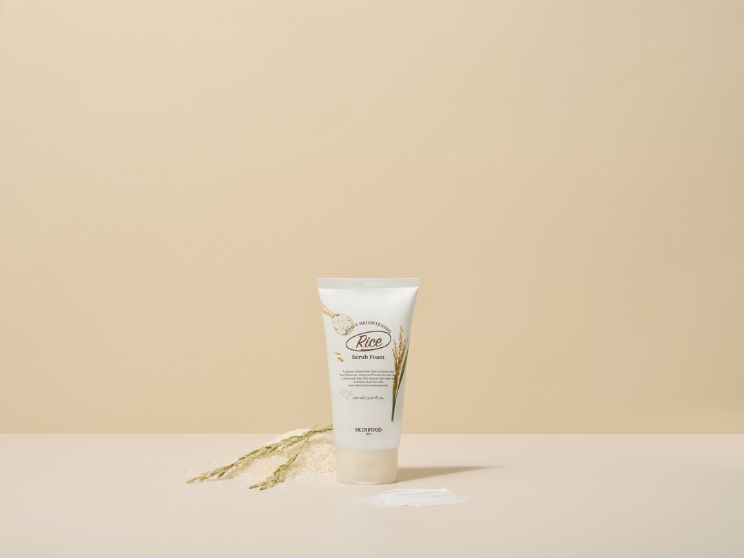 Skinfood RICE DAILY BRIGHTENING SCRUB FOAM (150ml)