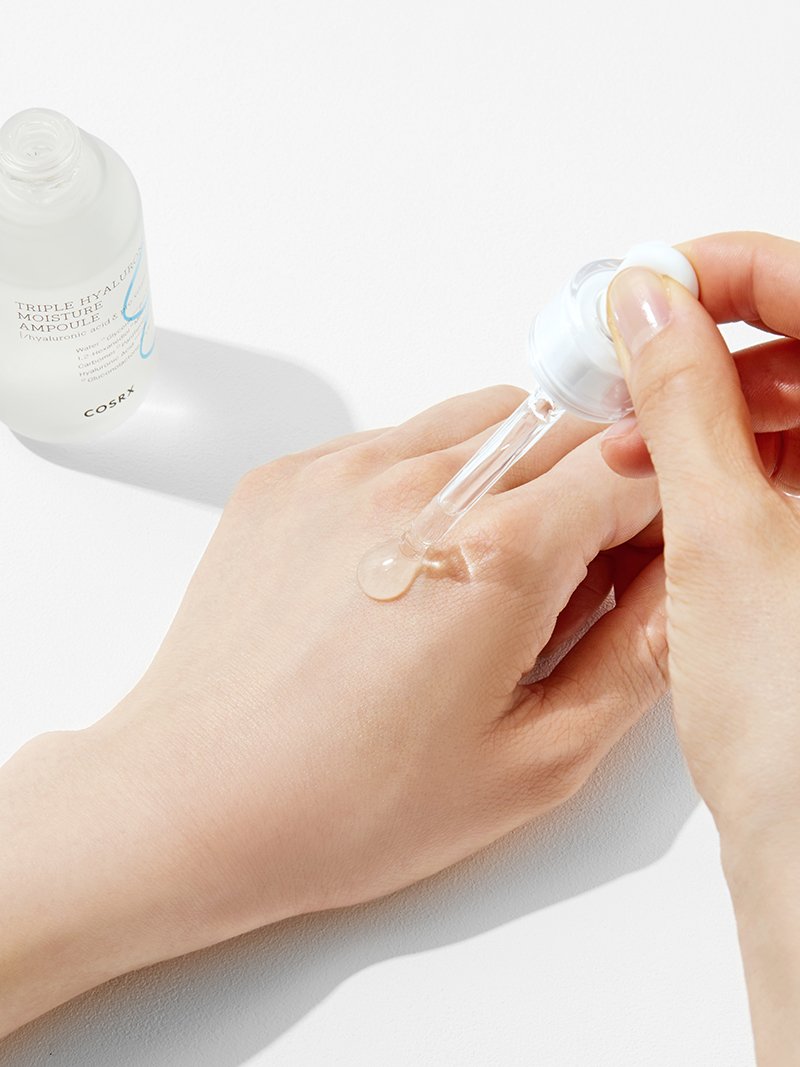Cosrx Hydrium Triple Hyaluronic Moisture Ampoule how to use dropper on hand